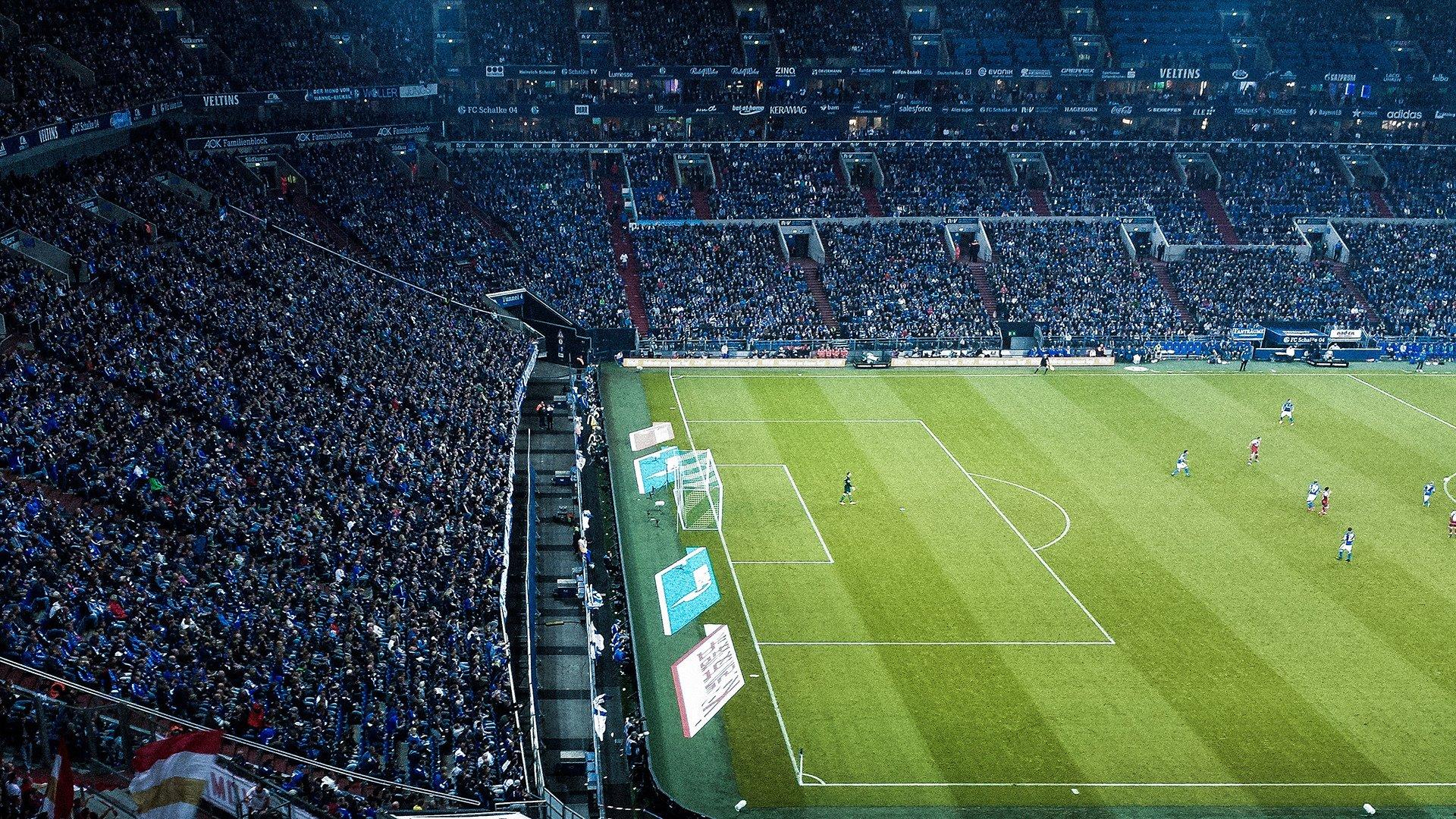 中超联赛激战正酣,争冠保级悬念迭起