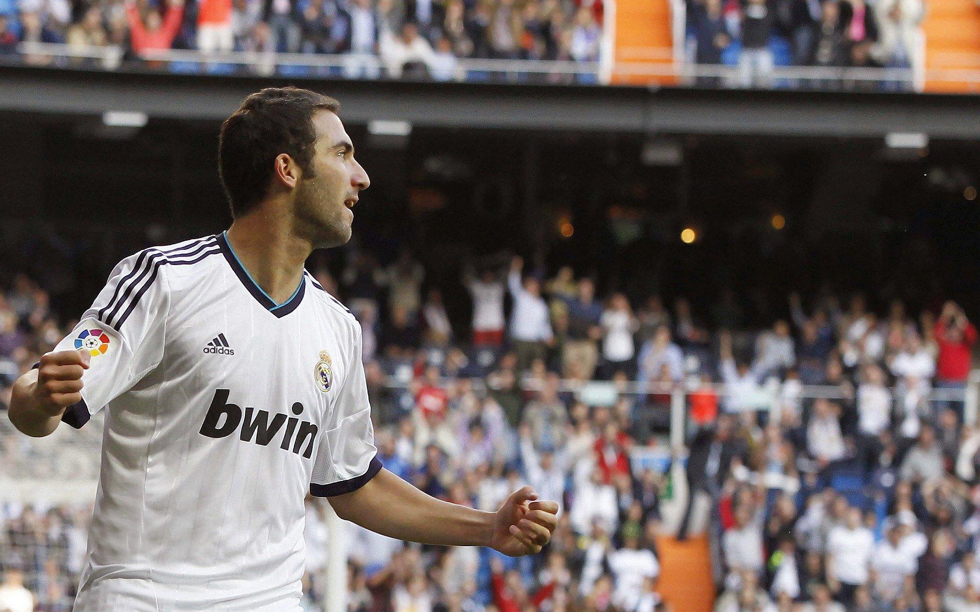 中国速度滑冰队再创佳绩 小将张琳斩获世界杯分站赛金牌