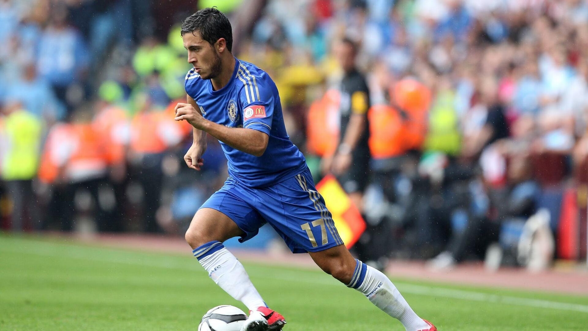 姆巴佩帽子戏法助巴黎圣日耳曼大胜里昂,法甲争冠悬念再起