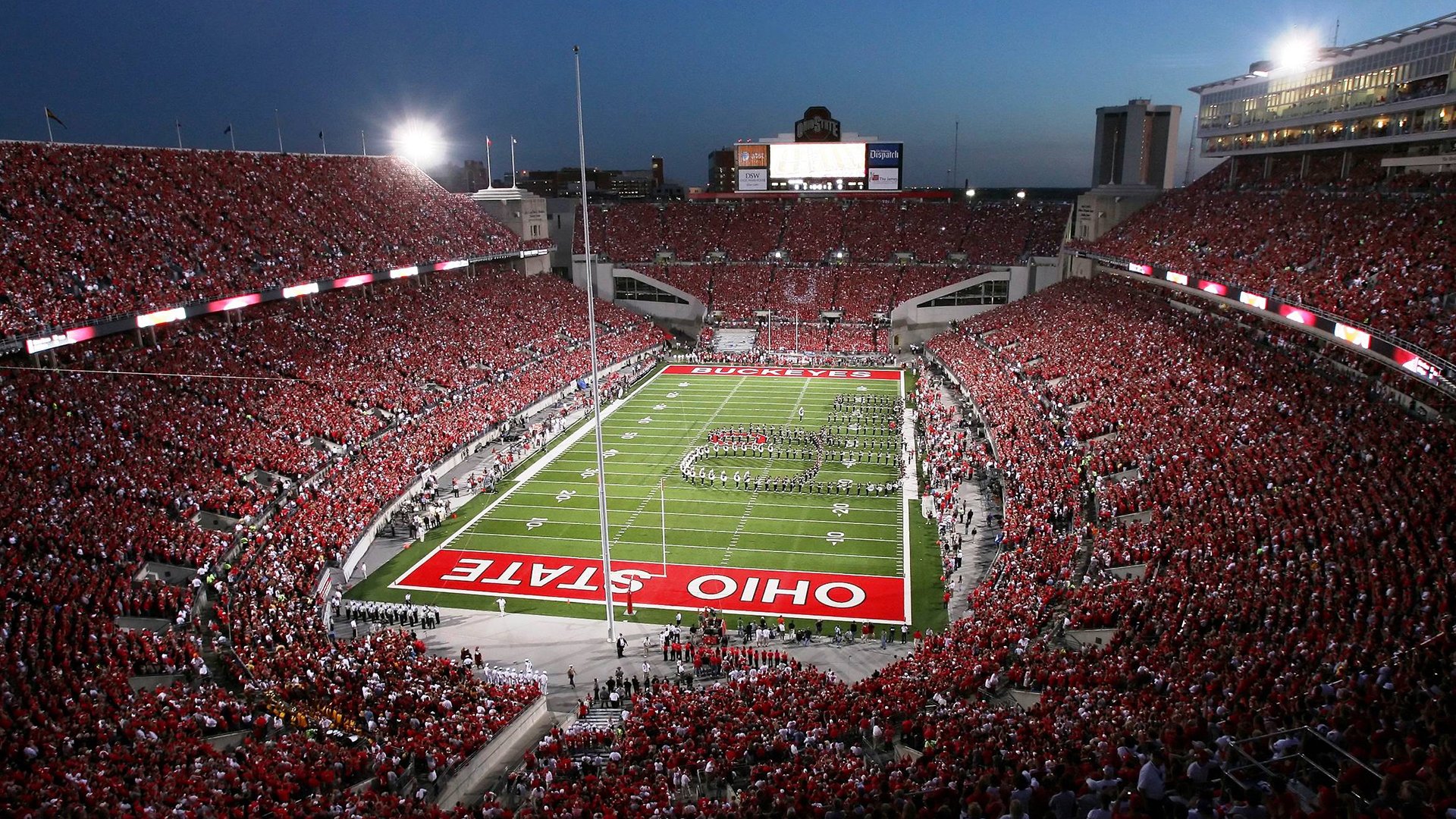 极限运动热潮席卷都市，新一代运动员挑战重力与想象